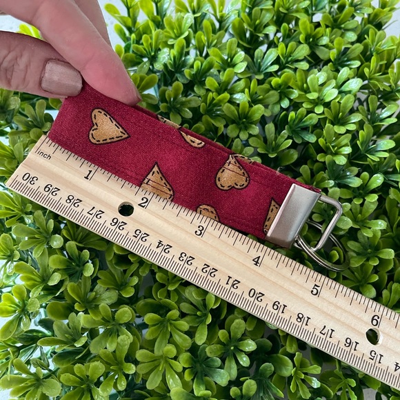 Set of 3 keychains. - Picture 4 of 5